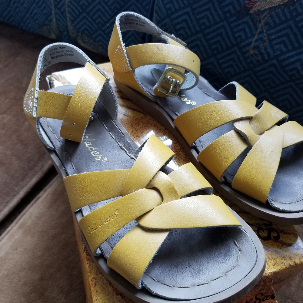 Hoy Salt Water Sandals, mustard size 12
